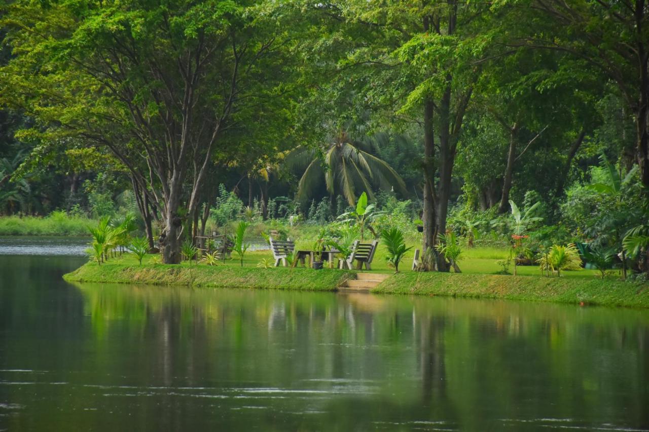 Canal Side Safari Resort Udawalawe Esterno foto